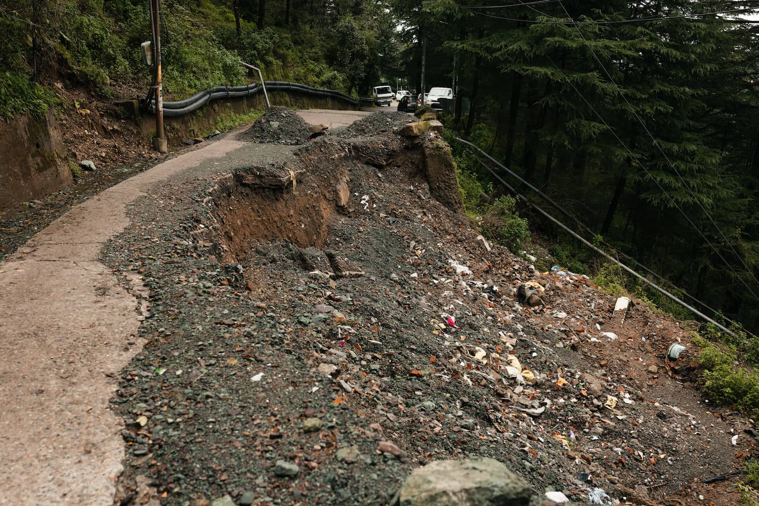 アクセス困難地のインフラ監視を無線で効率化｜長距離通信による災害検知と安全確保の実現